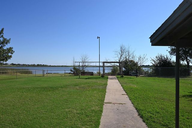 77 EDGEWATER DRIVE, Wichita Falls, TX 76308