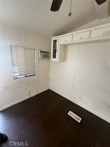 6665 Long Beach Boulevard C26, Long Beach, CA 90805