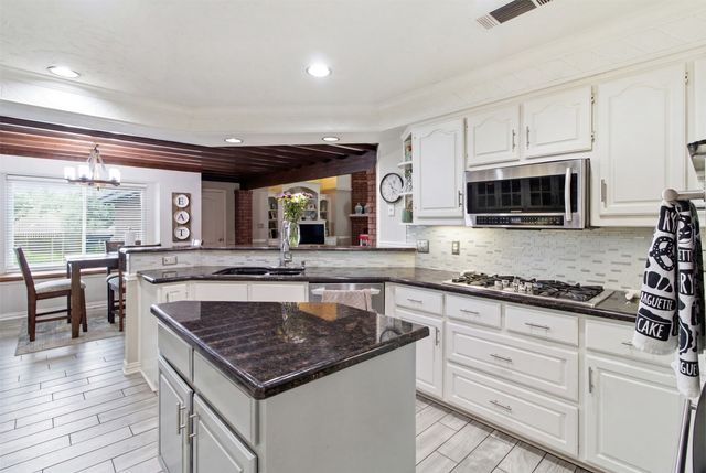 1416 Daventry Drive, Desoto, TX 75115