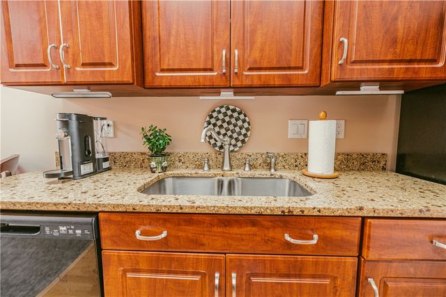 84 Amberwood Place, Greece, NY 14626