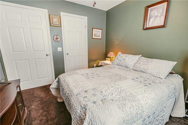 84 Amberwood Place, Greece, NY 14626