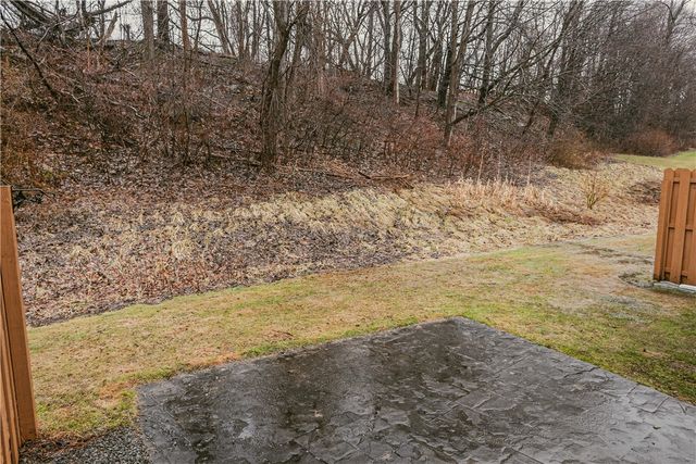 84 Amberwood Place, Greece, NY 14626