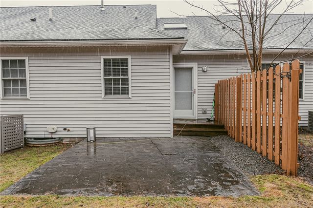 84 Amberwood Place, Greece, NY 14626