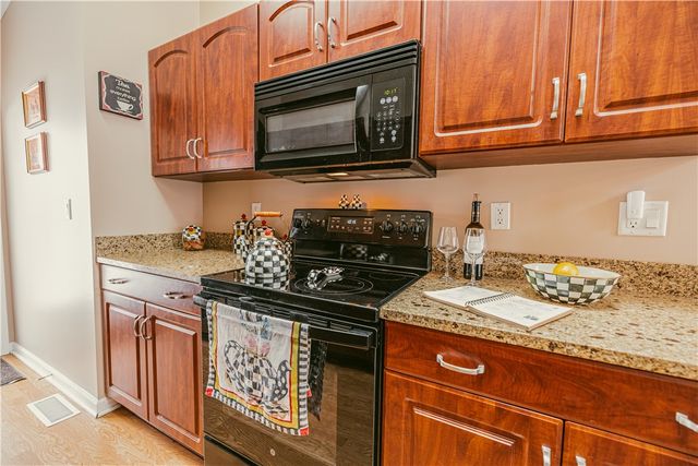 84 Amberwood Place, Greece, NY 14626