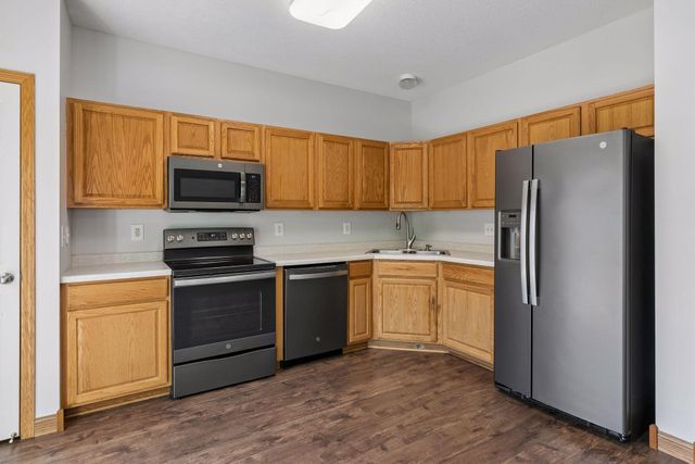 7944 Stratford Circle N, Shakopee, MN 55379