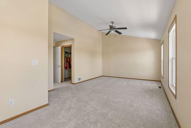 7944 Stratford Circle N, Shakopee, MN 55379