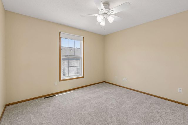 7944 Stratford Circle N, Shakopee, MN 55379