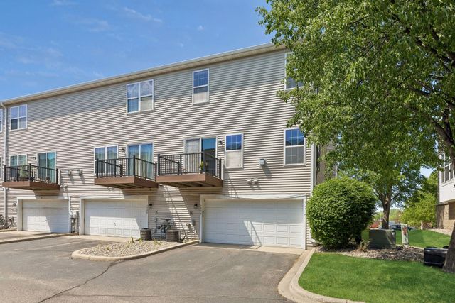 7944 Stratford Circle N, Shakopee, MN 55379