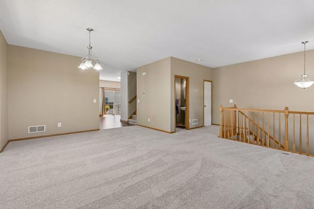 7944 Stratford Circle N, Shakopee, MN 55379
