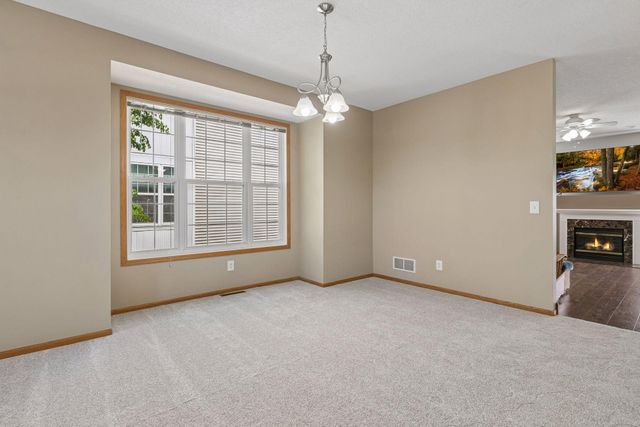 7944 Stratford Circle N, Shakopee, MN 55379