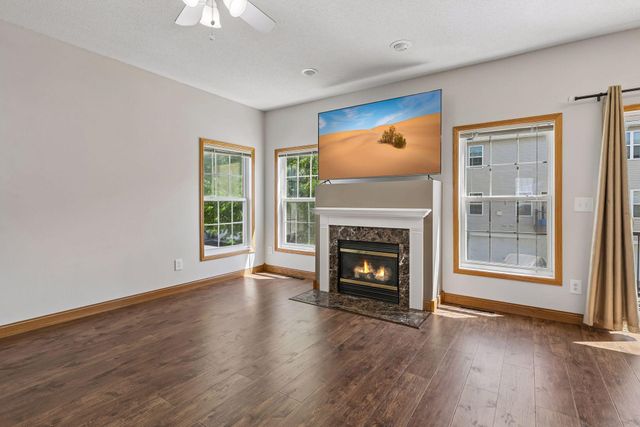 7944 Stratford Circle N, Shakopee, MN 55379