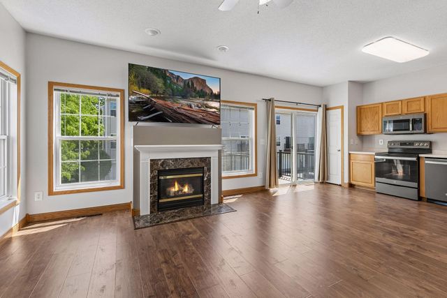 7944 Stratford Circle N, Shakopee, MN 55379