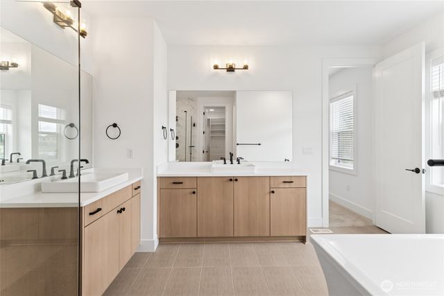 8509 137th Avenue SE, Newcastle, WA 98059