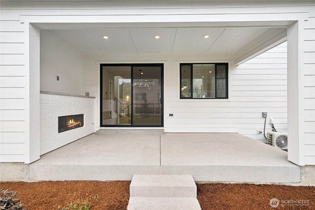 8509 137th Avenue SE, Newcastle, WA 98059