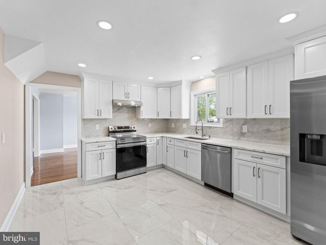 523 RHODE ISLAND AVE, Cherry Hill, NJ 08002