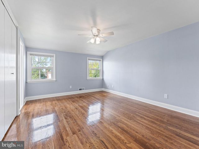 523 RHODE ISLAND AVE, Cherry Hill, NJ 08002