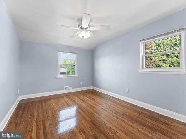 523 RHODE ISLAND AVE, Cherry Hill, NJ 08002