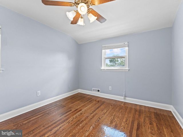 523 RHODE ISLAND AVE, Cherry Hill, NJ 08002