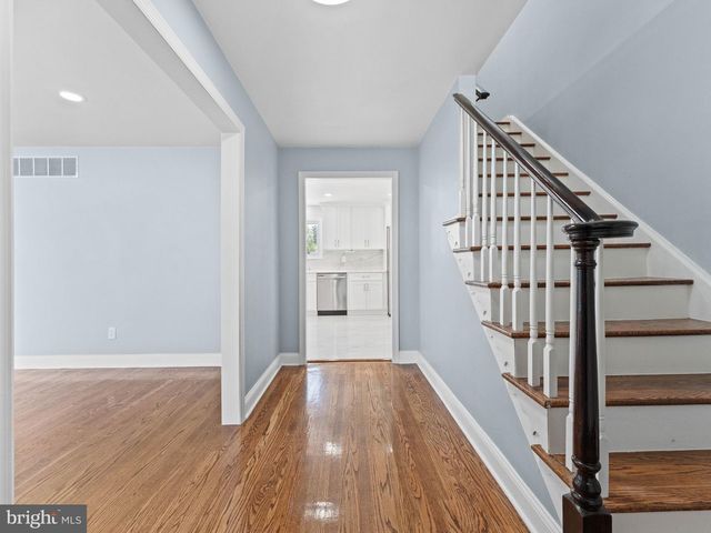 523 RHODE ISLAND AVE, Cherry Hill, NJ 08002