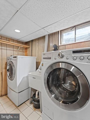 523 RHODE ISLAND AVE, Cherry Hill, NJ 08002