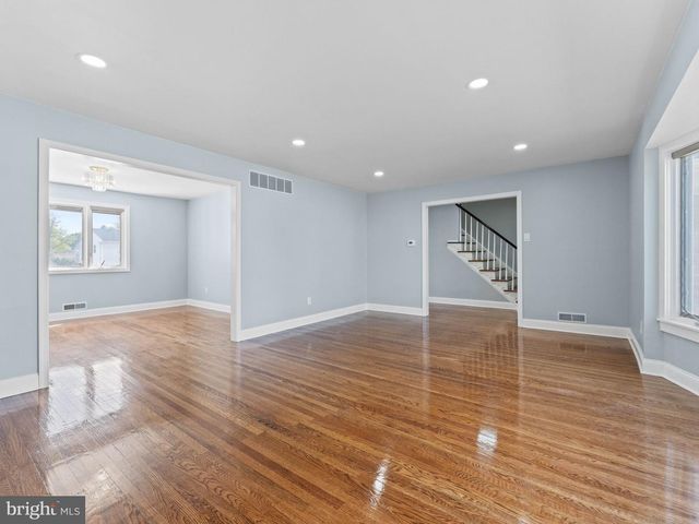 523 RHODE ISLAND AVE, Cherry Hill, NJ 08002