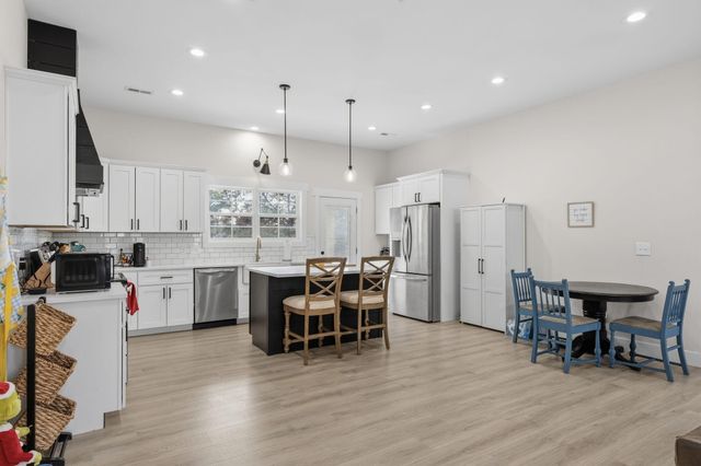 276 Royale Estates Road, Kimberling City, MO 65686