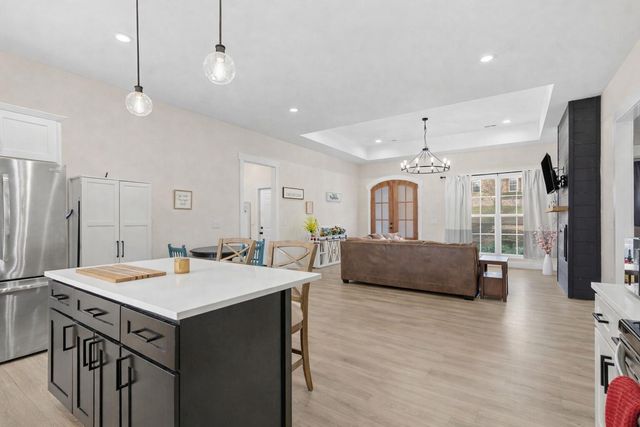 276 Royale Estates Road, Kimberling City, MO 65686