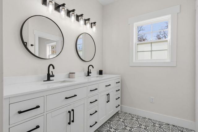 276 Royale Estates Road, Kimberling City, MO 65686