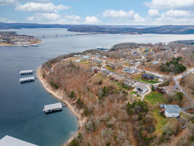 276 Royale Estates Road, Kimberling City, MO 65686