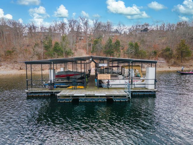 276 Royale Estates Road, Kimberling City, MO 65686