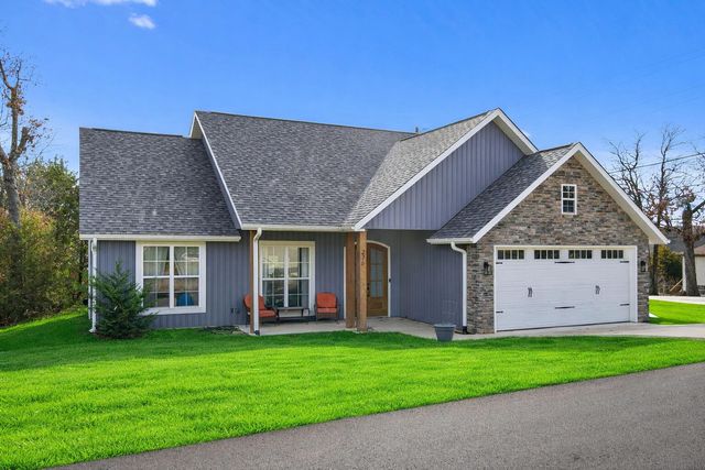 276 Royale Estates Road, Kimberling City, MO 65686