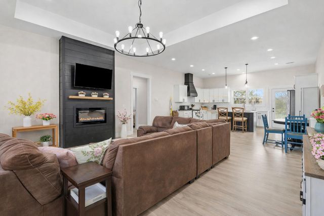 276 Royale Estates Road, Kimberling City, MO 65686