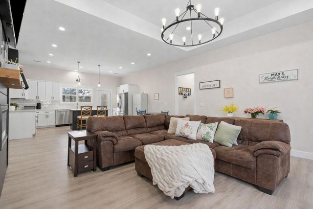 276 Royale Estates Road, Kimberling City, MO 65686