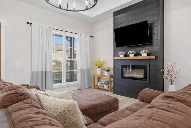 276 Royale Estates Road, Kimberling City, MO 65686