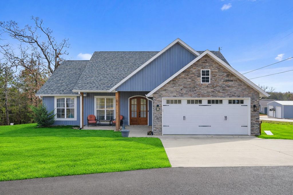 276 Royale Estates Road, Kimberling City, MO 65686