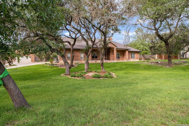 8639 RAINTREE WOODS DR, Fair Oaks Ranch, TX 78015