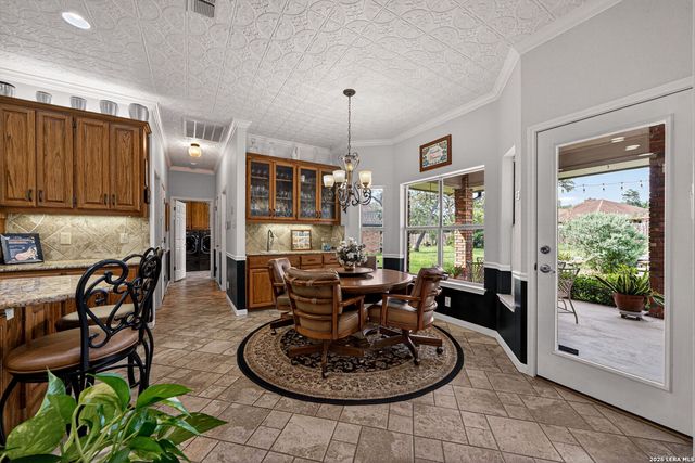 8639 RAINTREE WOODS DR, Fair Oaks Ranch, TX 78015