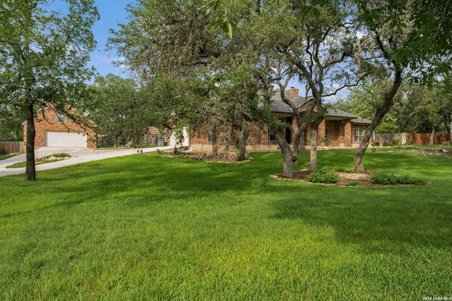 8639 RAINTREE WOODS DR, Fair Oaks Ranch, TX 78015