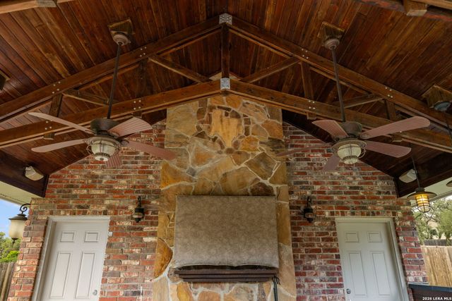 8639 RAINTREE WOODS DR, Fair Oaks Ranch, TX 78015
