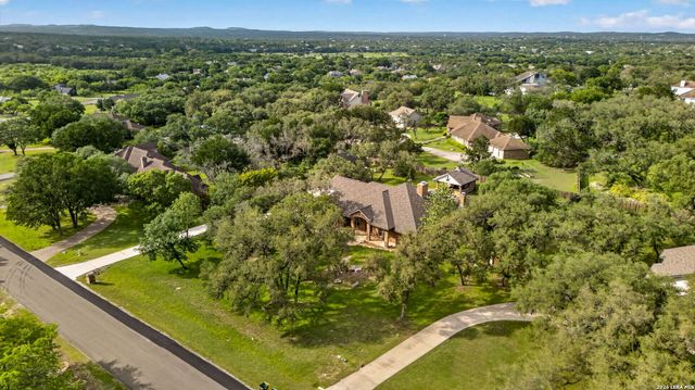 8639 RAINTREE WOODS DR, Fair Oaks Ranch, TX 78015