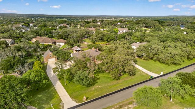 8639 RAINTREE WOODS DR, Fair Oaks Ranch, TX 78015