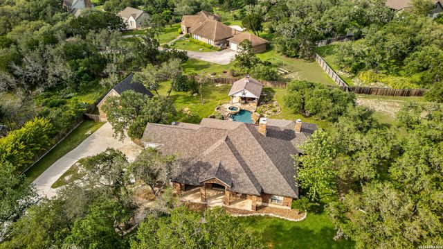 8639 RAINTREE WOODS DR, Fair Oaks Ranch, TX 78015