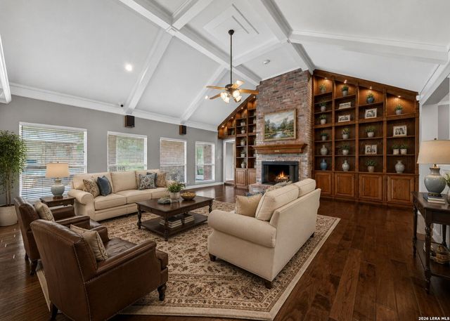8639 RAINTREE WOODS DR, Fair Oaks Ranch, TX 78015
