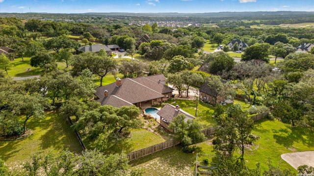 8639 RAINTREE WOODS DR, Fair Oaks Ranch, TX 78015