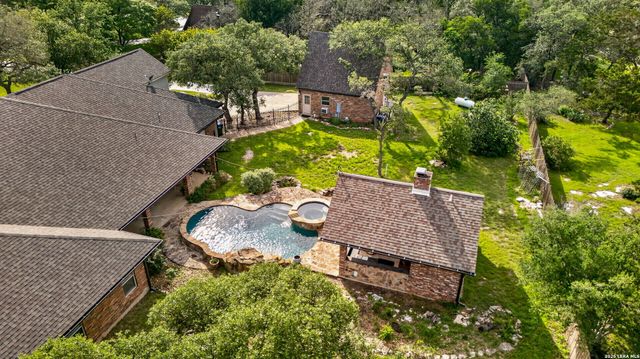 8639 RAINTREE WOODS DR, Fair Oaks Ranch, TX 78015
