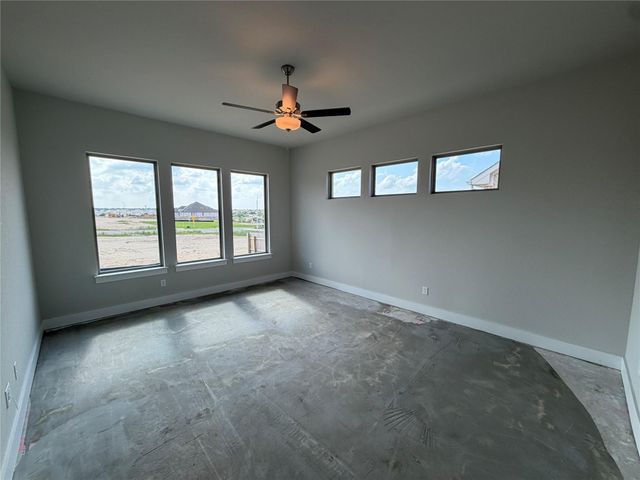 129 Clancy DR, Liberty Hill, TX 78642