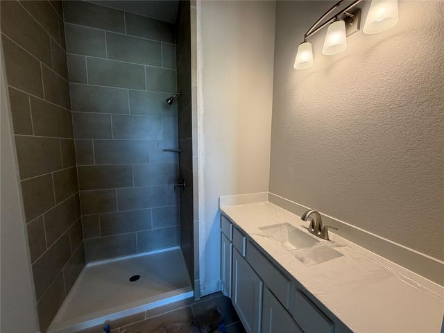 129 Clancy DR, Liberty Hill, TX 78642