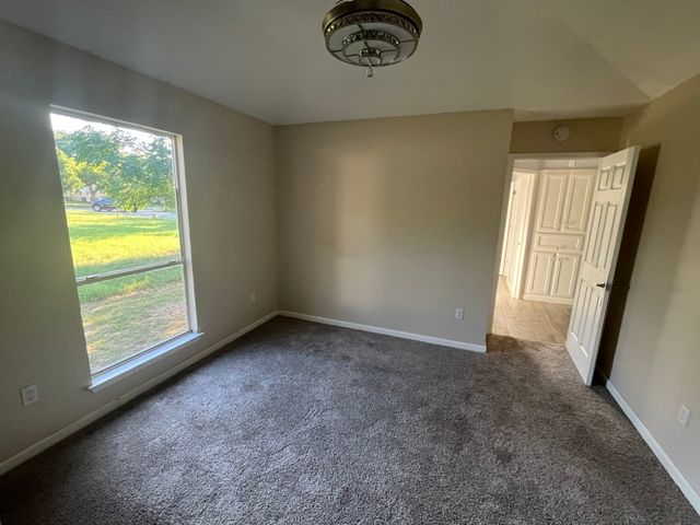 3416 N Jim Miller Road, Dallas, TX 75227