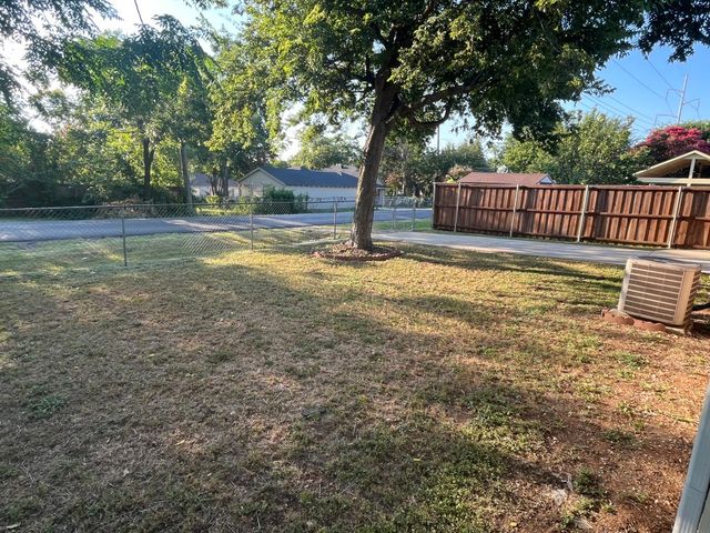 3416 N Jim Miller Road, Dallas, TX 75227