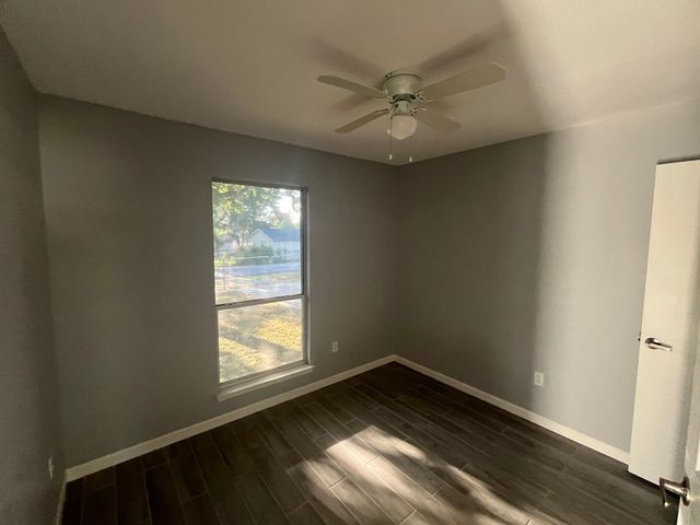 3416 N Jim Miller Road, Dallas, TX 75227